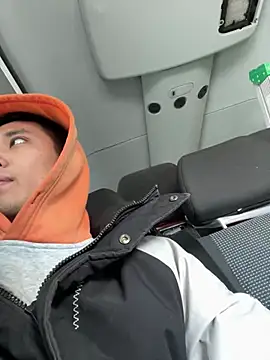 lilywithpuppy online show from February 4, 2026, 3:29 pm