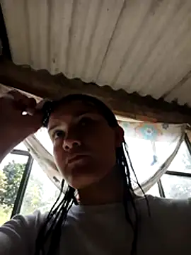 laura arias018 online show from February 25, 2026, 3:21 pm