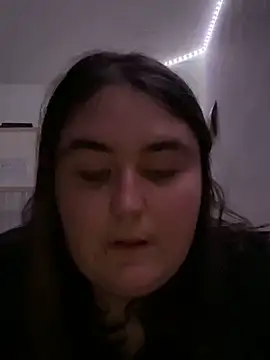 hotiee online show from March 10, 2025, 9:29 pm