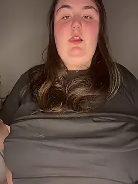 hotiee online show from April 28, 2026, 7:30 pm