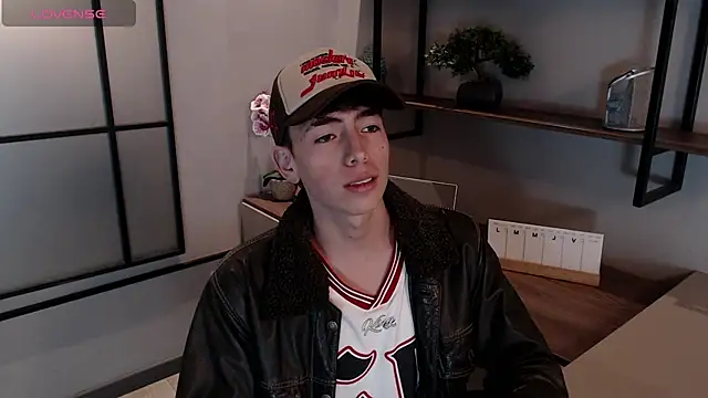 Snapshot of MattiDeLuca chatting on January 25, 2025, 2:25 pm MattiDeLuca online show from January 25, 2025, 2:25 pm