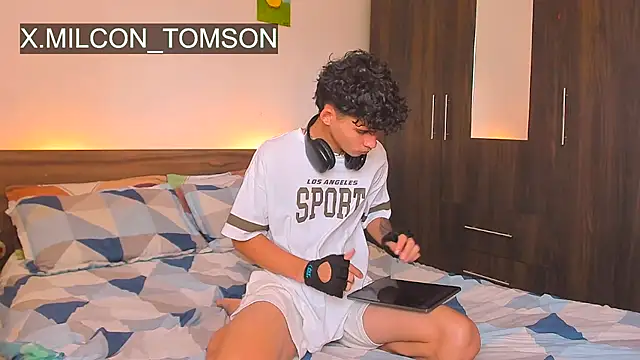 Snapshot of Milcon_Thomson chatting on September 15, 2025, 8:42 pm Milcon Thomson online show from September 15, 2025, 8:42 pm