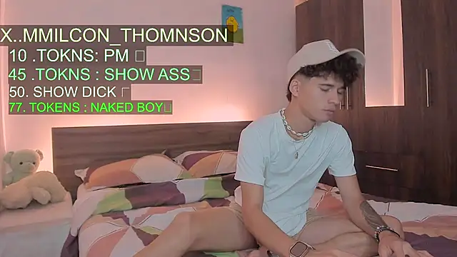 Snapshot of Milcon_Thomson chatting on October 3, 2025, 10:51 pm Milcon Thomson online show from October 3, 2025, 10:51 pm