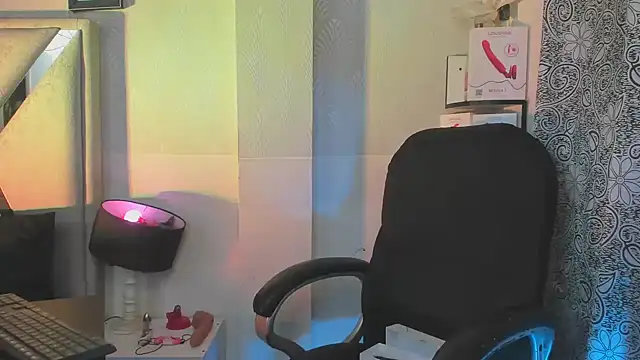 Snapshot of natacha__black_ chatting on February 19, 2025, 12:46 am natacha black online show from February 19, 2025, 12:46 am