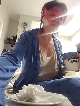 Vagabondainnamorata online show from November 11, 2025, 4:56 am