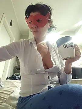 Vagabondainnamorata online show from April 3, 2026, 3:48 am