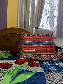 surabhi09 online show from June 18, 2026, 12:42 pm