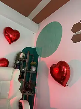 LollaByer online show from February 5, 2026, 9:08 pm