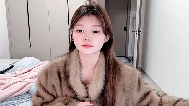 yangyang-1115 online show from October 25, 2025, 5:26 am