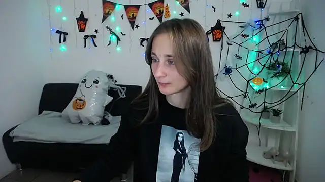 MichelLeee online show from October 31, 2025, 12:06 pm