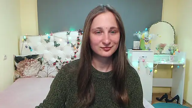 MichelLeee online show from April 8, 2026, 11:43 am