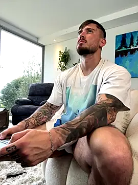 DimitriSullivan  online show from October 3, 2025, 9:23 pm