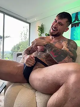 DimitriSullivan  online show from December 1, 2025, 2:33 pm