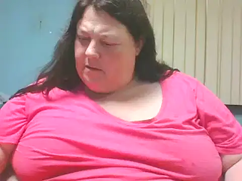 Snapshot of Honeybee2025 chatting on January 6, 2025, 10:37 pm Honeybee2025 online show from January 6, 2025, 10:37 pm