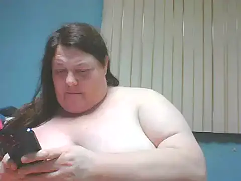 Snapshot of Honeybee2025 chatting on January 11, 2025, 12:01 am Honeybee2025 online show from January 11, 2025, 12:01 am