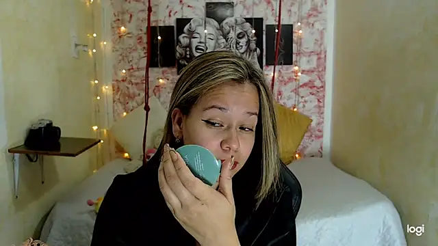 anthiamelisa online show from November 6, 2025, 10:21 pm