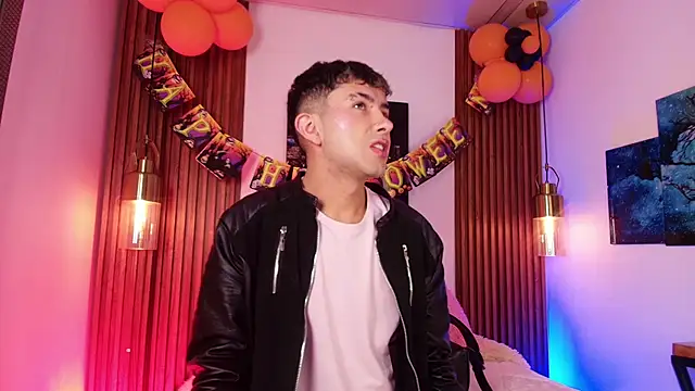 Noah Xitruxx online show from October 26, 2025, 2:39 am