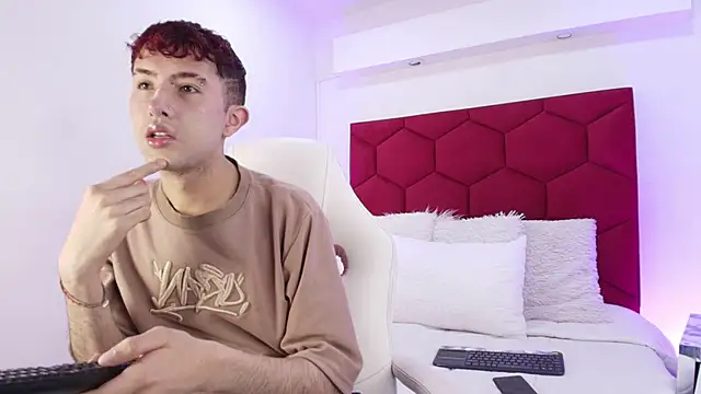 Noah Xitruxx online show from November 20, 2025, 12:49 pm