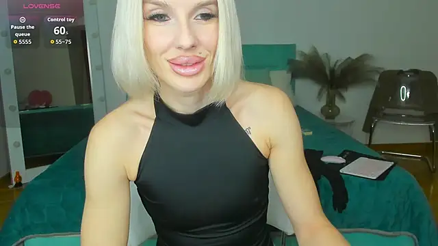 Lana kitty   online show from November 12, 2025, 11:36 pm