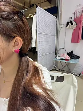 Selenaaaaa- online show from April 7, 2026, 5:52 am