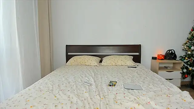 Xloe Queen online show from January 12, 2026, 9:47 am