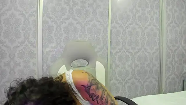 pola adams  online show from October 30, 2025, 2:35 am