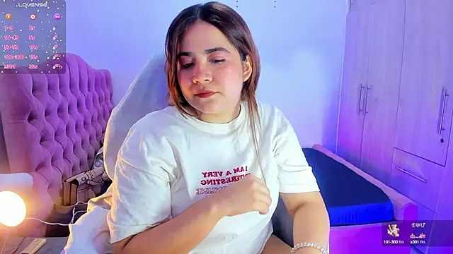 jisoo   online show from January 7, 2025, 11:45 pm