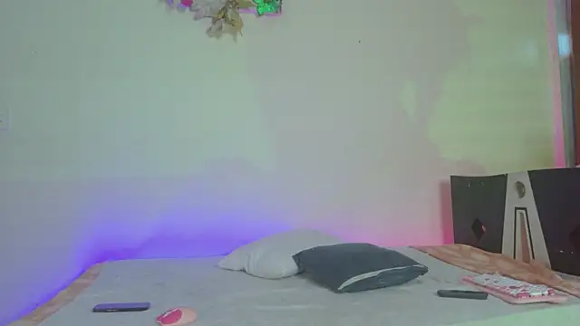 Little maeve online show from December 21, 2025, 9:44 pm