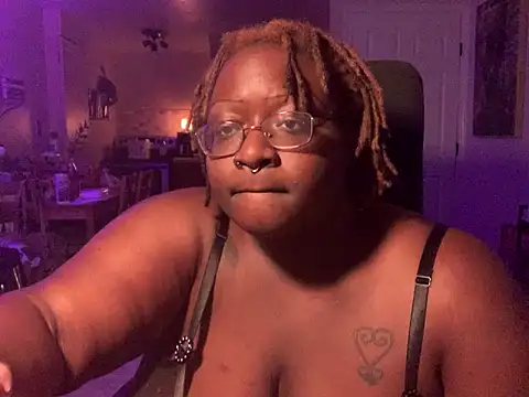 BigKittyRaven online show from December 11, 2024, 5:10 am