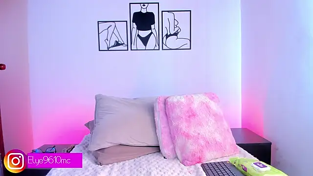 ellie mcdonald online show from July 10, 2026, 9:28 pm