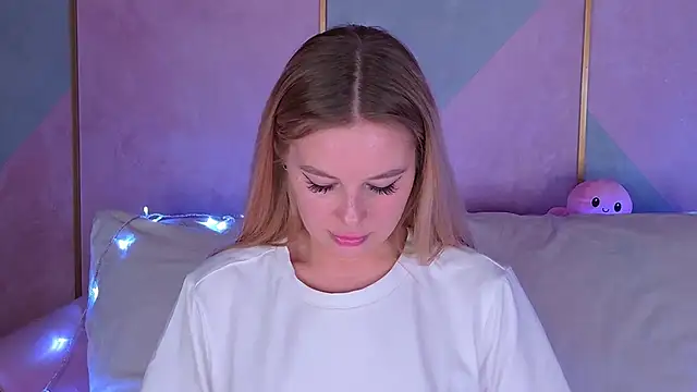Snapshot of BeatriceEsmont chatting on January 3, 2025, 4:22 am BeatriceEsmont online show from January 3, 2025, 4:22 am