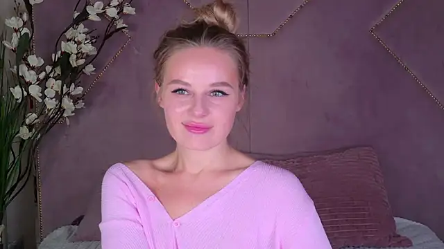 Snapshot of BeatriceEsmont chatting on February 24, 2025, 8:36 pm BeatriceEsmont online show from February 24, 2025, 8:36 pm