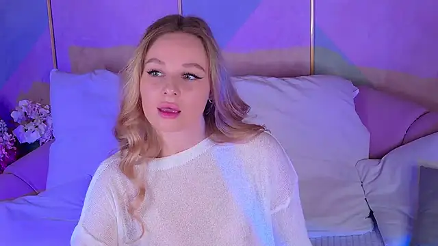 Snapshot of BeatriceEsmont chatting on March 10, 2025, 8:45 pm BeatriceEsmont online show from March 10, 2025, 8:45 pm