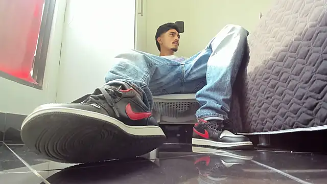 latin bbc online show from November 24, 2025, 8:19 pm