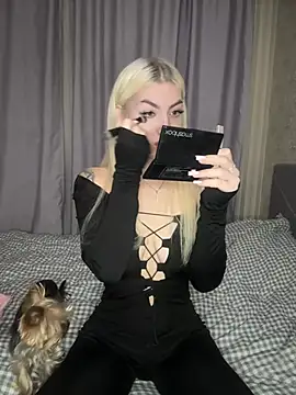 Cute Barbieee  online show from December 16, 2024, 5:33 pm