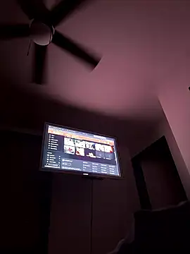 Snapshot of funcouple012 chatting on January 12, 2026, 6:18 am funcouple012 online show from January 12, 2026, 6:18 am