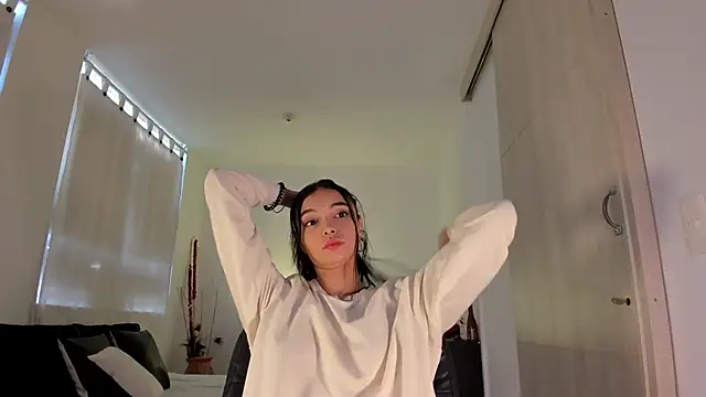 AnabelWolf online show from January 25, 2025, 2:03 pm