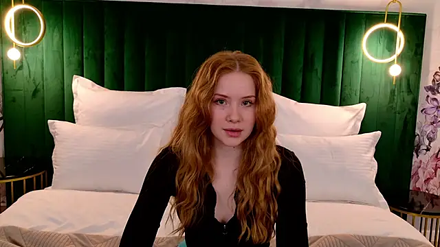 Snapshot of MichelleReid chatting on February 18, 2025, 6:15 am MichelleReid online show from February 18, 2025, 6:15 am