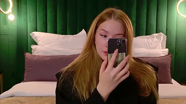 MichelleReid online show from October 1, 2025, 3:12 am