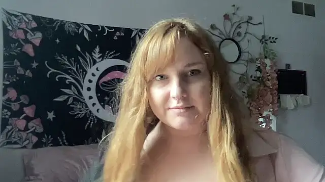 Snapshot of thickgingergoddess chatting on February 4, 2025, 8:17 pm thickgingergoddess online show from February 4, 2025, 8:17 pm