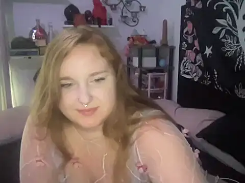 Snapshot of thickgingergoddess chatting on September 8, 2025, 6:40 pm thickgingergoddess online show from September 8, 2025, 6:40 pm
