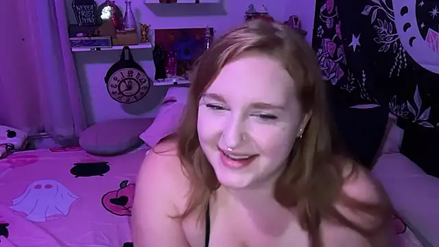 Snapshot of thickgingergoddess chatting on September 13, 2025, 1:27 am thickgingergoddess online show from September 13, 2025, 1:27 am