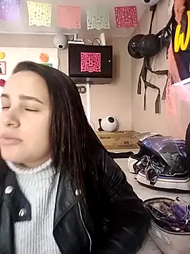 Victoria Ponce1 online show from October 27, 2025, 5:17 pm