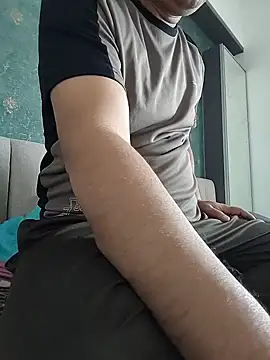 samee00721 online show from February 19, 2026, 7:15 am