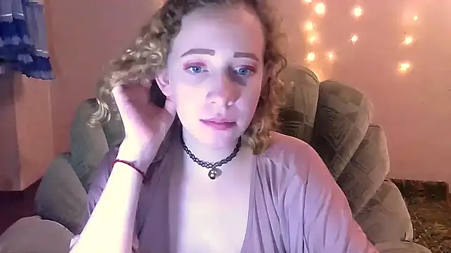 Snapshot of MelxMellie chatting on February 3, 2025, 1:19 am MelxMellie online show from February 3, 2025, 1:19 am