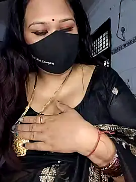 Snapshot of Mayuri77 chatting on January 7, 2025, 3:57 am Mayuri77 online show from January 7, 2025, 3:57 am