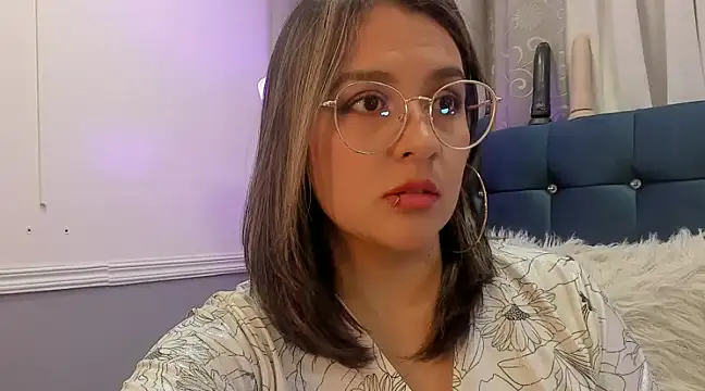 Pandoracherry online show from March 15, 2025, 2:14 am