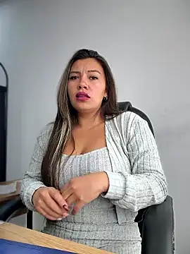 LIZ-06  online show from May 28, 2026, 1:41 pm