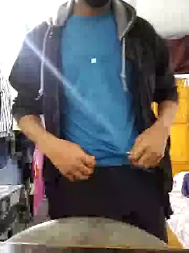 Snapshot of Vishuuuu__13 chatting on December 8, 2024, 6:17 pm Vishuuuu 13 online show from December 8, 2024, 6:17 pm