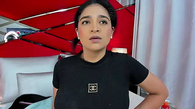 Snapshot of AdeleGray chatting on January 6, 2025, 11:40 am AdeleGray online show from January 6, 2025, 11:40 am